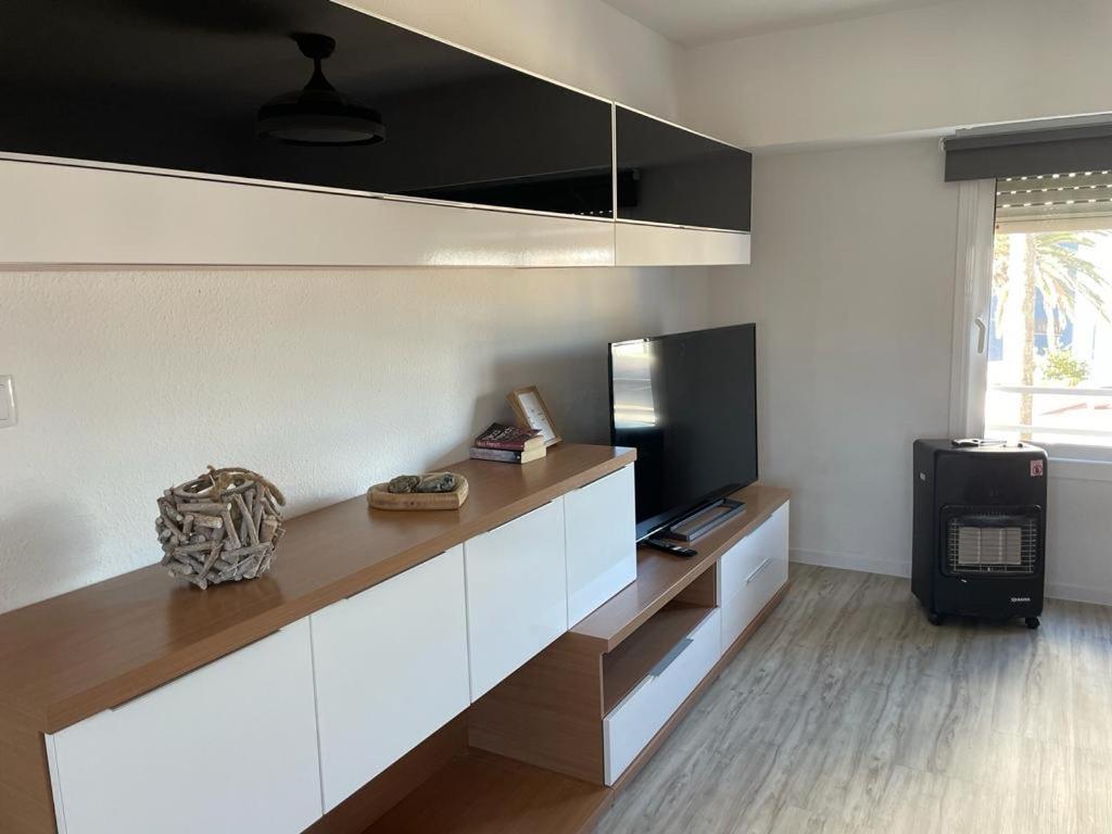 Appartement En Complejo Residencial Con Piscina Y Garaje Frente Al Mar